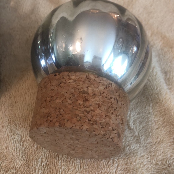 VTG BLOWN GLASS DECANTER WITH MERCURY GLASS STOPPER PERFUME BOTTLE SHAPE 8.5" T - Picture 6 of 6